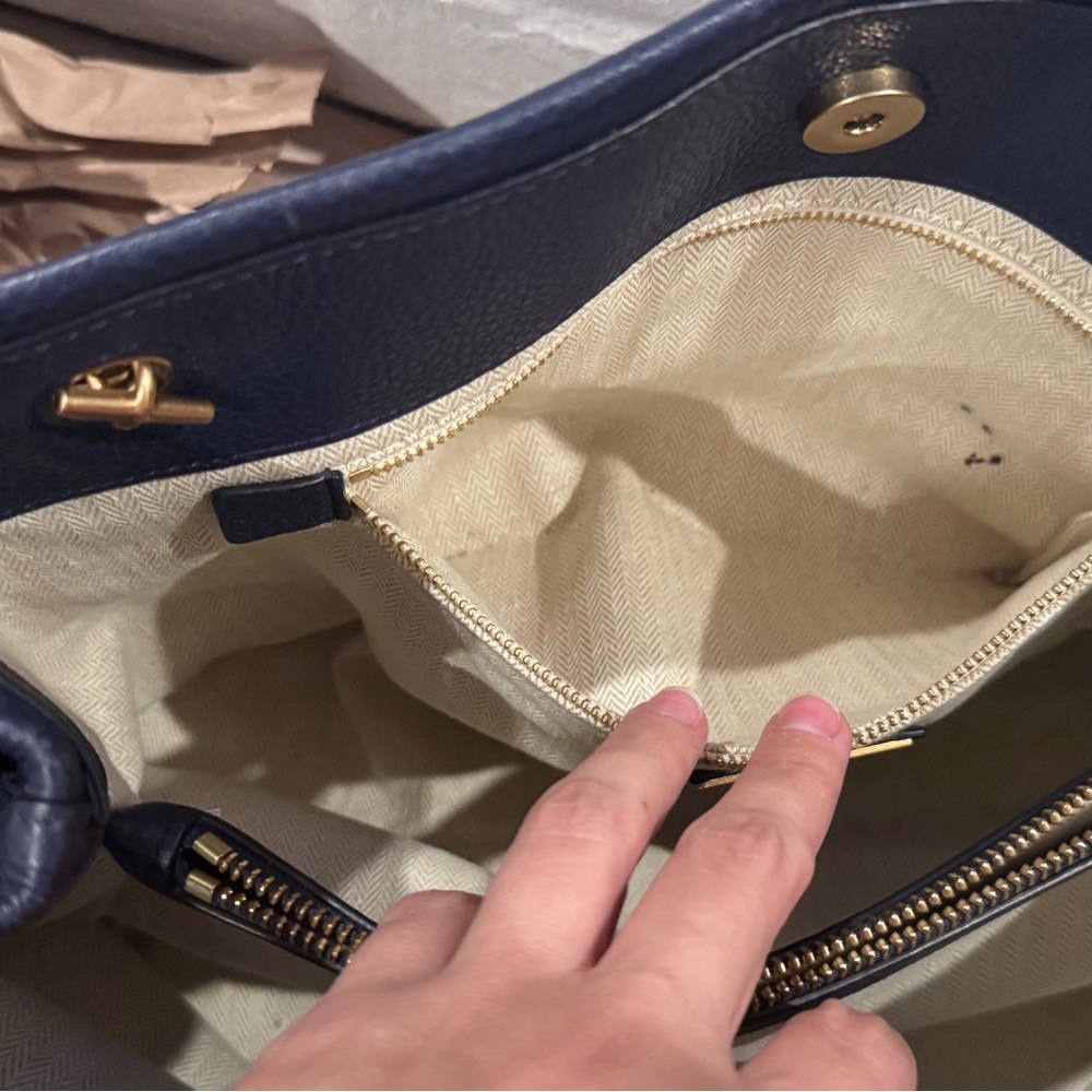 Tory Burch Navy Pebbled Leather Chain-Handle Shoulder Bag with Gold Hardware - Picture 7 of 9